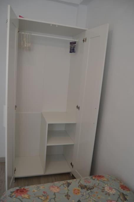 Cozy And Well Connected Apartment Siviglia Esterno foto