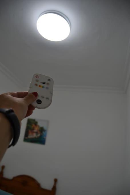 Cozy And Well Connected Apartment Siviglia Esterno foto