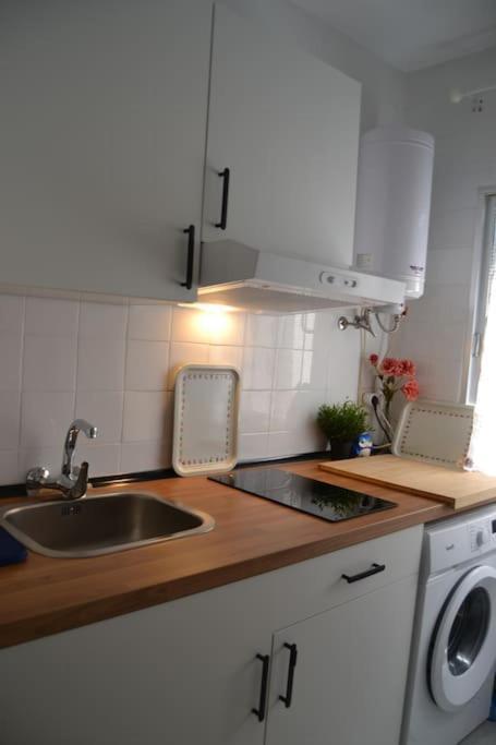 Cozy And Well Connected Apartment Siviglia Esterno foto