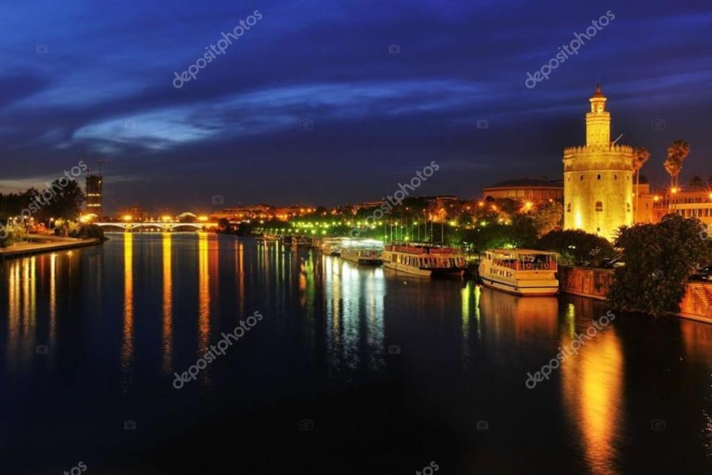 Cozy And Well Connected Apartment Siviglia Esterno foto