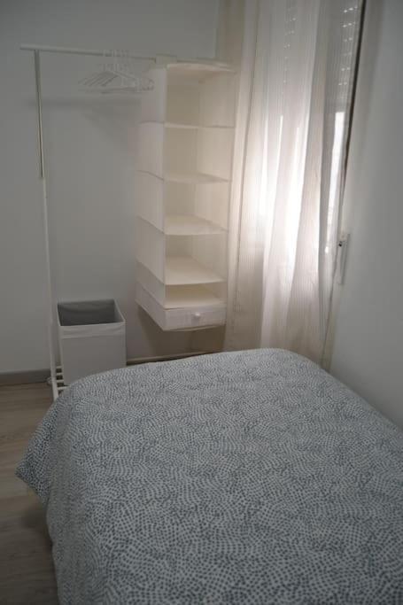 Cozy And Well Connected Apartment Siviglia Esterno foto