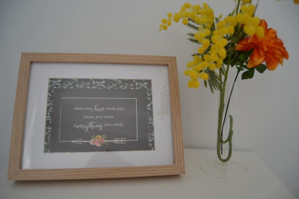 Cozy And Well Connected Apartment Siviglia Esterno foto